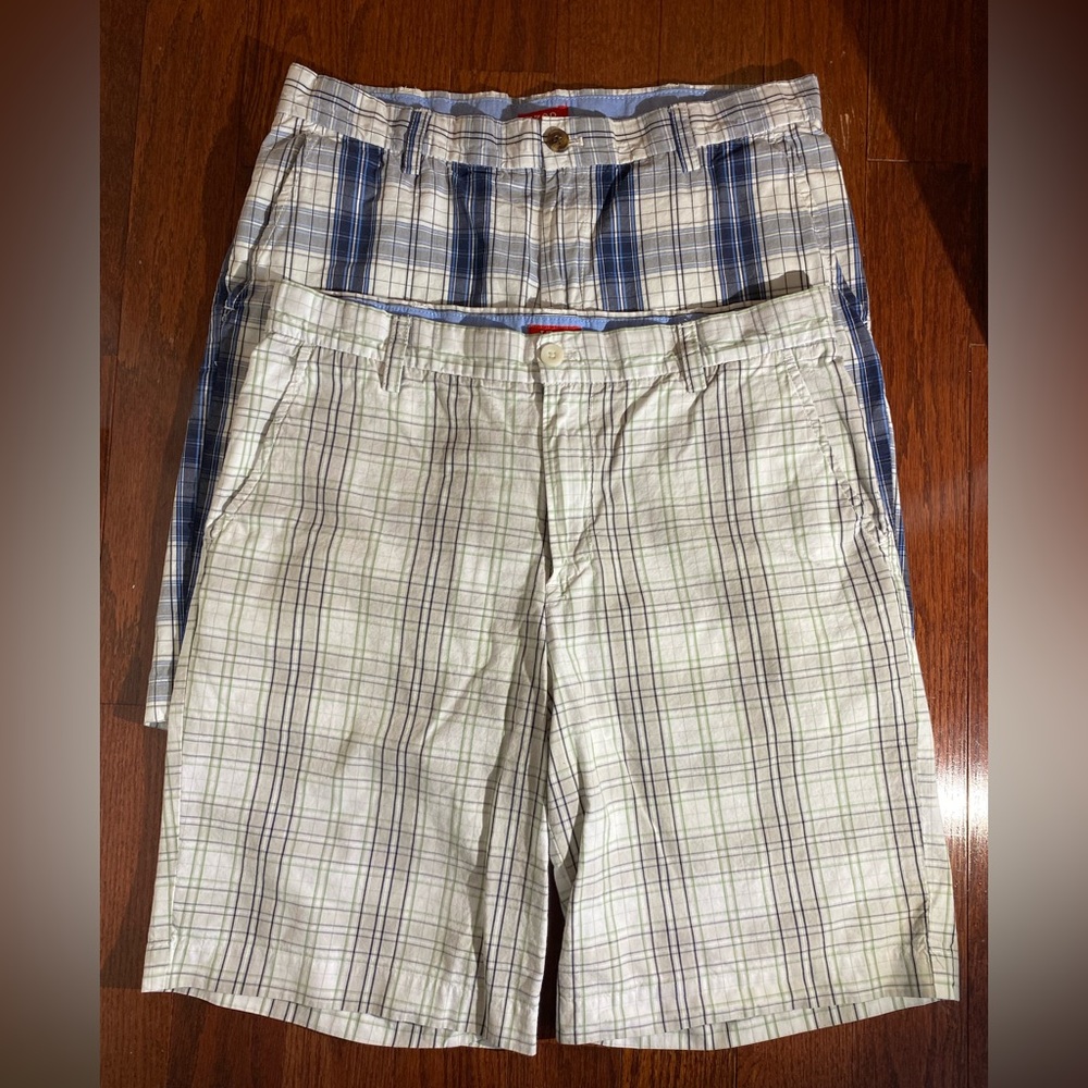 IZOD men’s plaid shorts size 34 (2 pairs)